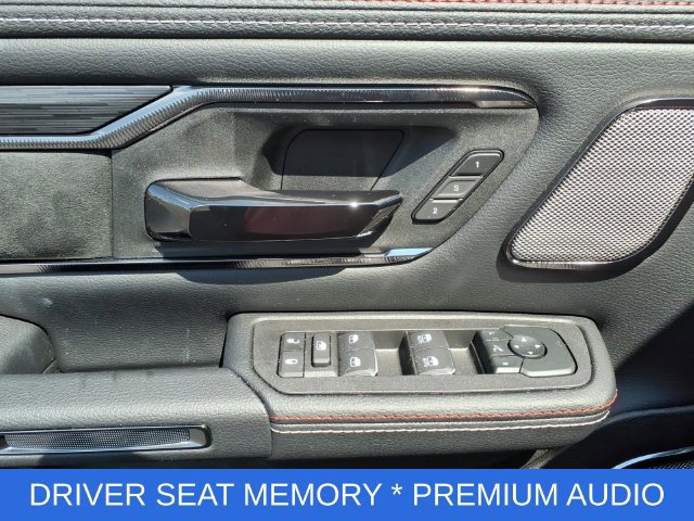 New 2026 RAM 1500 Laramie AWD/4WD image 11