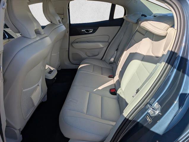 Used 2020 Volvo S60 T5 Momentum image 17