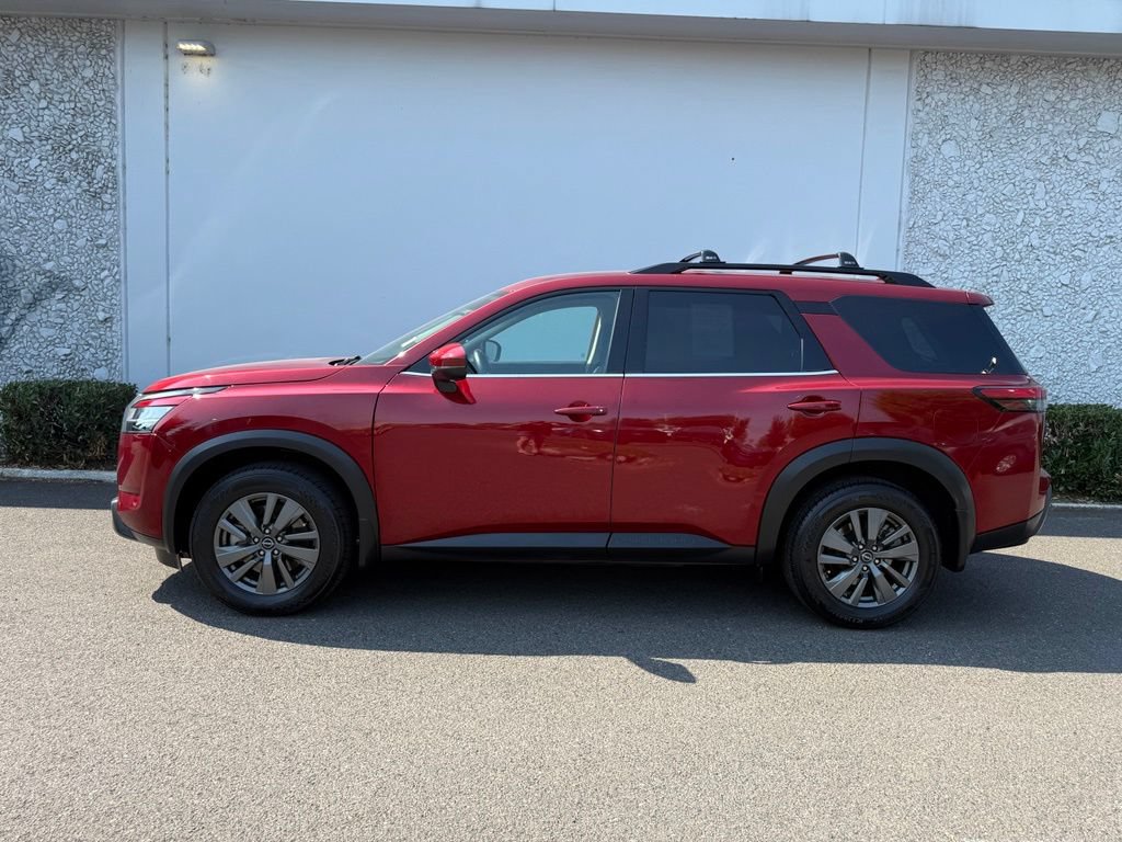 Certified 2022 Nissan Pathfinder SV FWD image 3