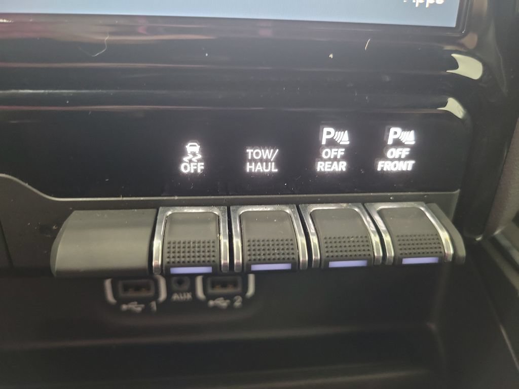 Used 2023 RAM 1500 Laramie AWD/4WD image 40