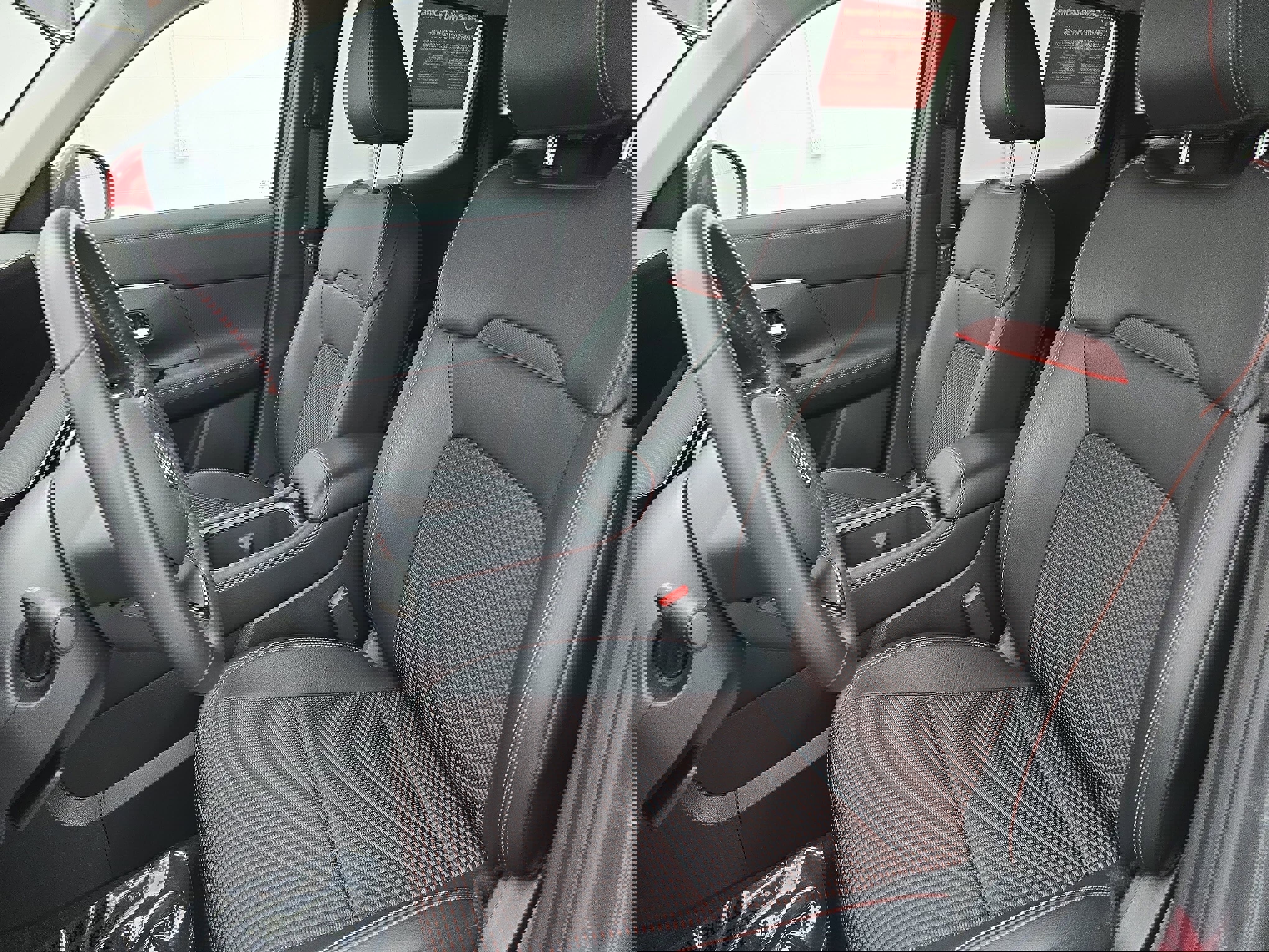 Certified 2025 Nissan Kicks SR image 14