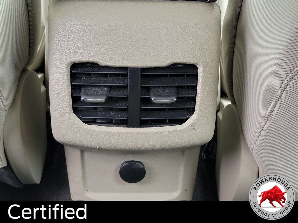 Used 2020 Ford Fusion SE FWD image 16