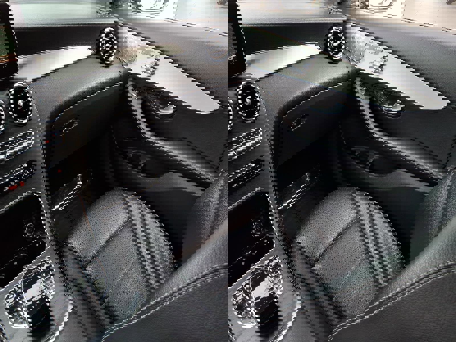 Used 2019 Mercedes-Benz GLC 350e 4MATIC image 21