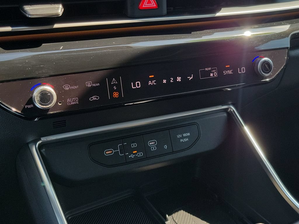 Certified 2026 Kia Carnival SX Prestige FWD image 25
