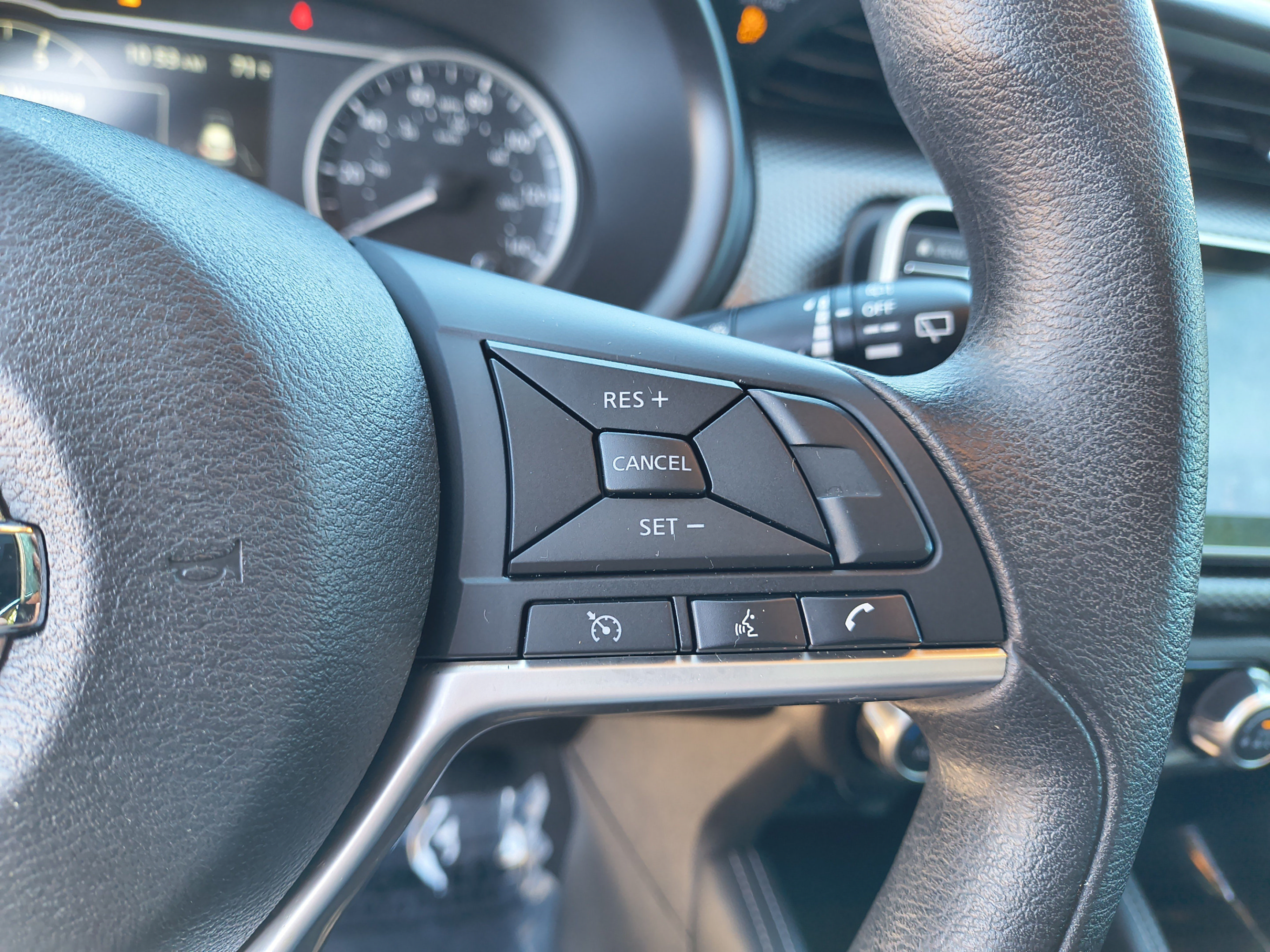 Certified 2019 Nissan Kicks SV FWD image 30