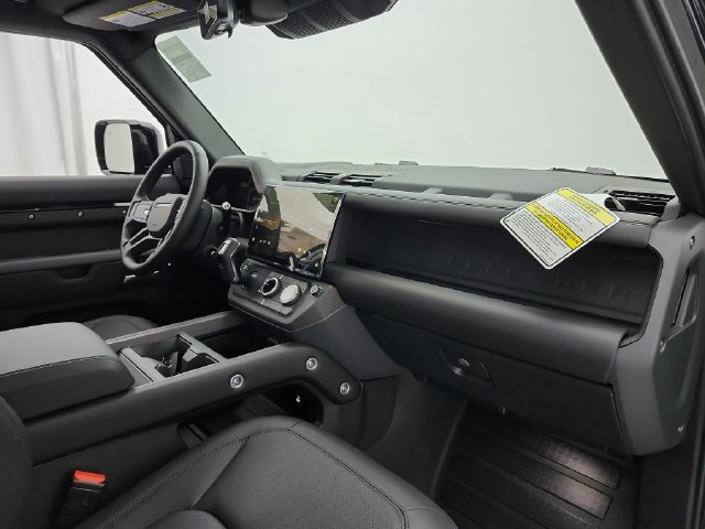 New 2026 Land Rover Defender 110 X-Dynamic SE AWD/4WD image 25
