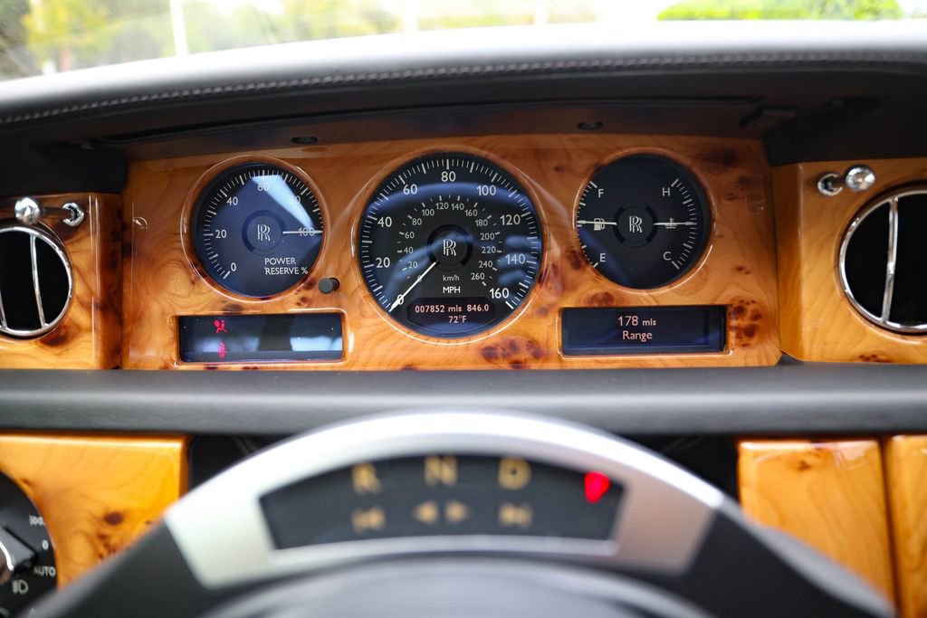 Used 2010 Rolls-Royce Phantom Drophead Coupe image 40