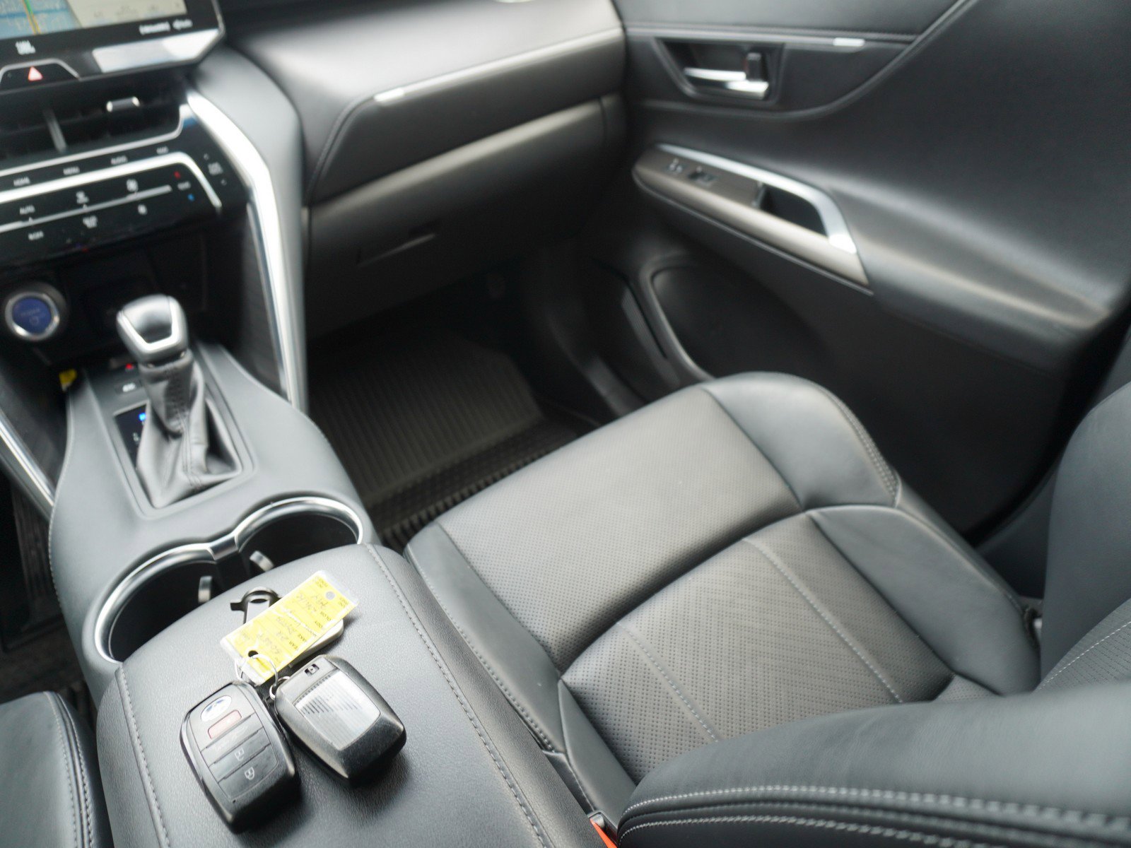 Used 2022 Toyota Venza Limited AWD/4WD image 17