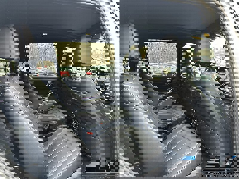 Used 2020 BMW X7 xDrive40i w/ M Sport Package image 34