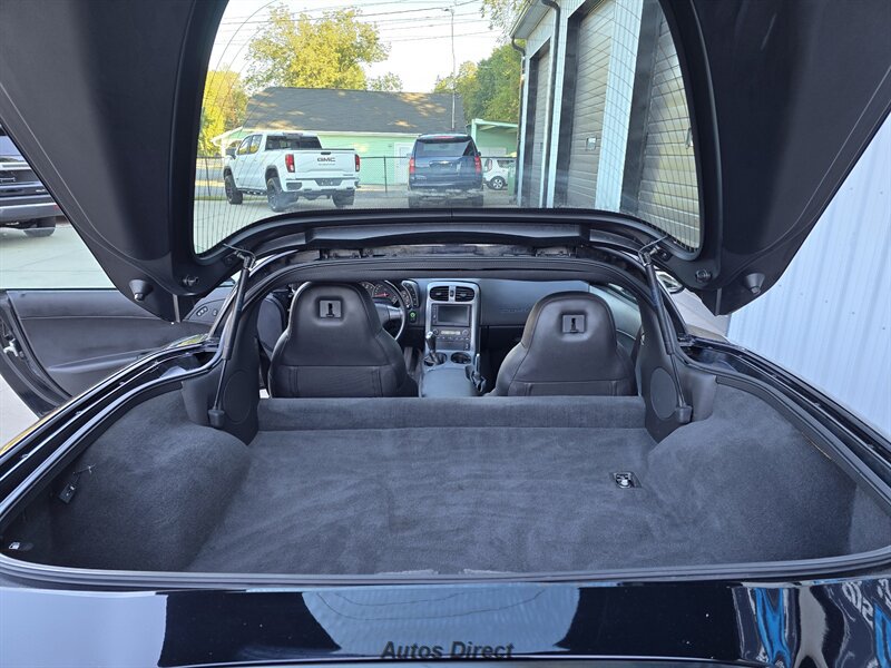 Used 2006 Chevrolet Corvette Z06 w/ Preferred Equipment Group RWD image 31