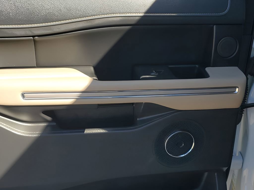 Used 2024 Ford Expedition Max Limited image 44