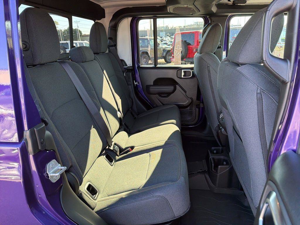 New 2026 Jeep Gladiator Sport AWD/4WD image 17