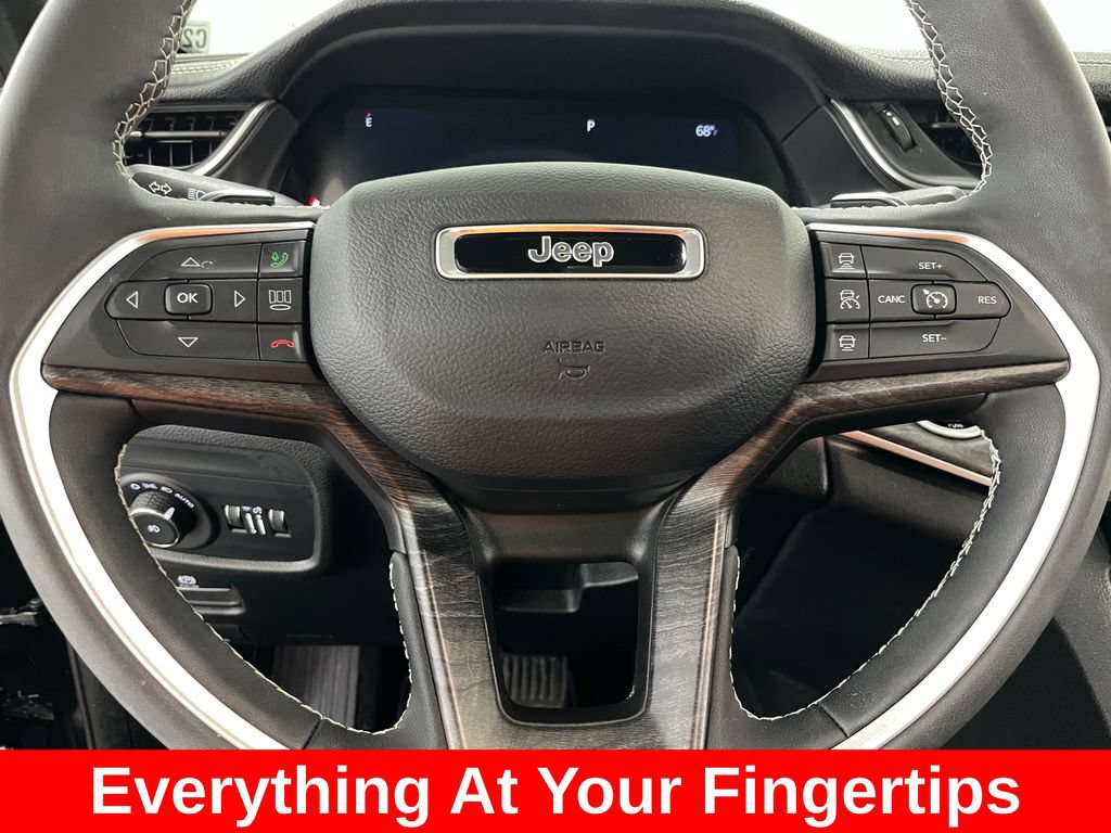 Used 2025 Jeep Grand Cherokee Limited w/ Black Appearance Package AWD/4WD image 6