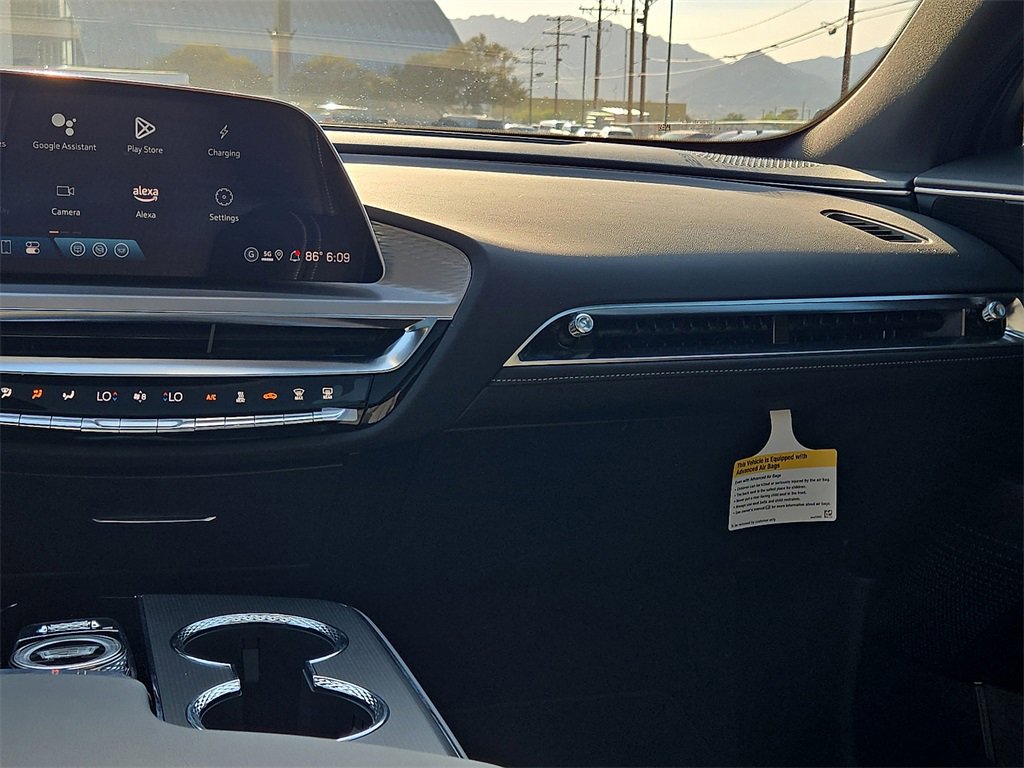 New 2025 Cadillac Lyriq Luxury image 21