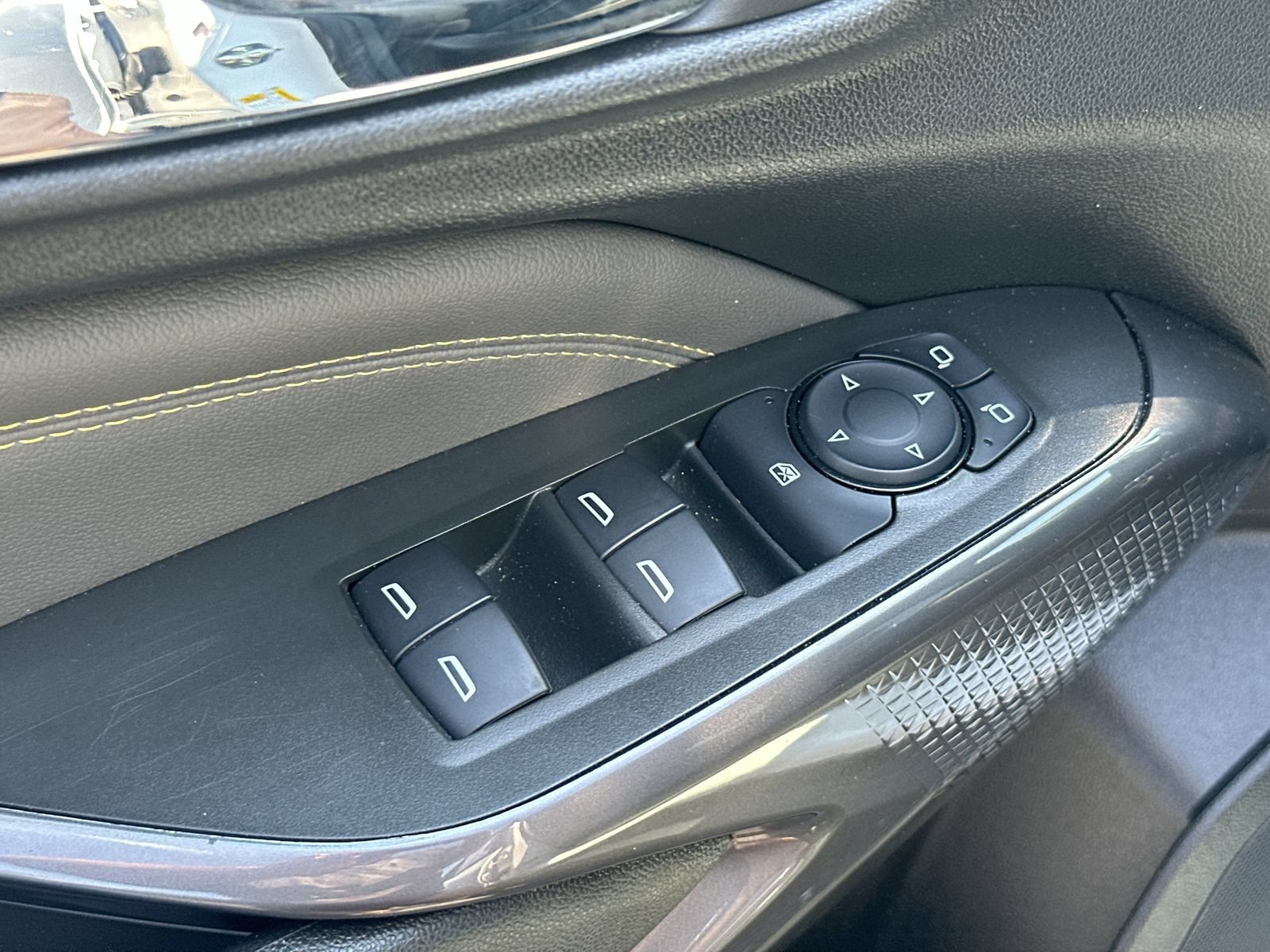Used 2024 Chevrolet Trax ACTIV FWD image 15