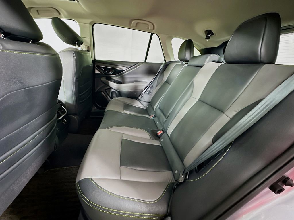 Used 2025 Subaru Outback Onyx Edition image 4