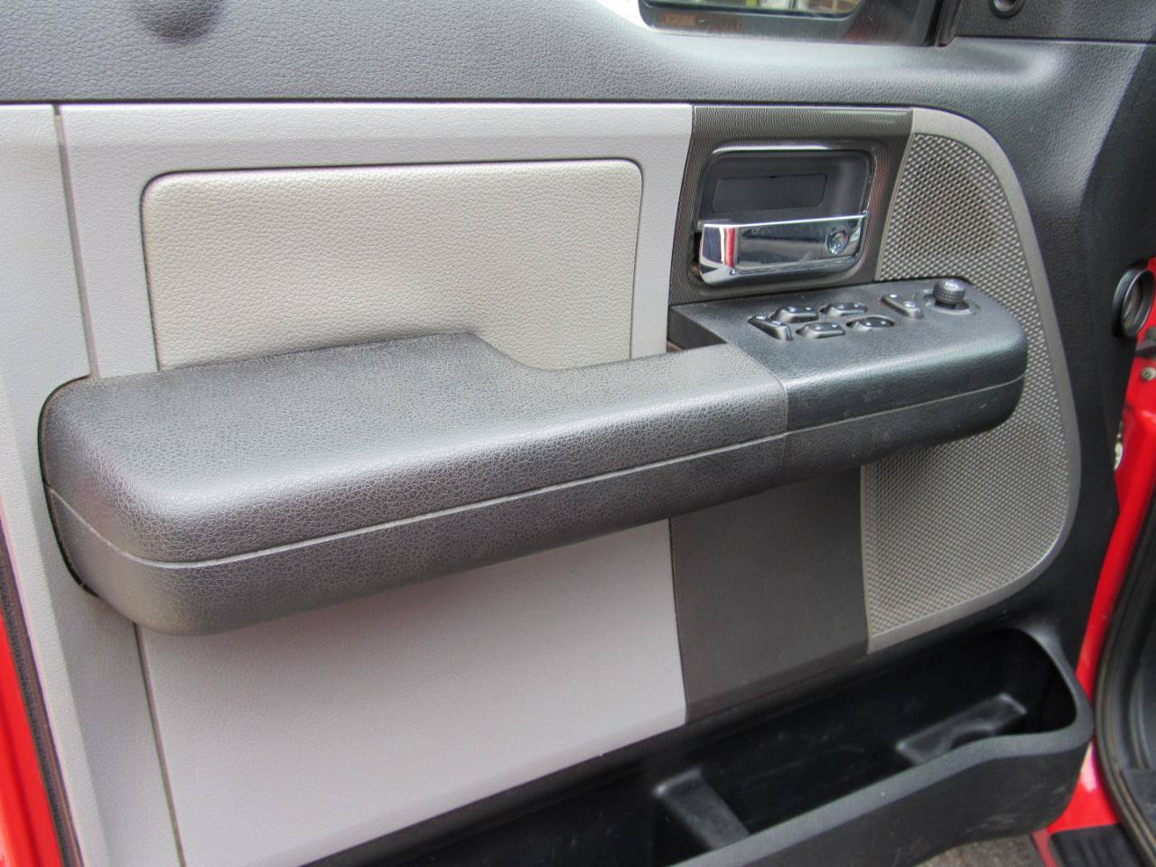 Used 2005 Ford F150 XLT AWD/4WD image 15