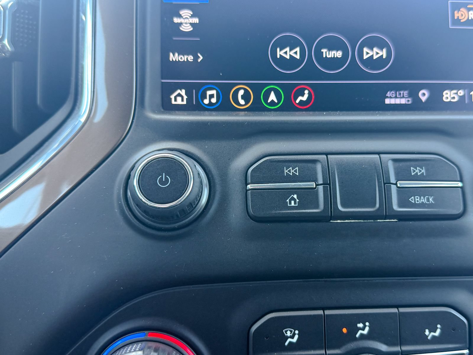 Certified 2019 Chevrolet Silverado 1500 High Country w/ Technology Package AWD/4WD image 26