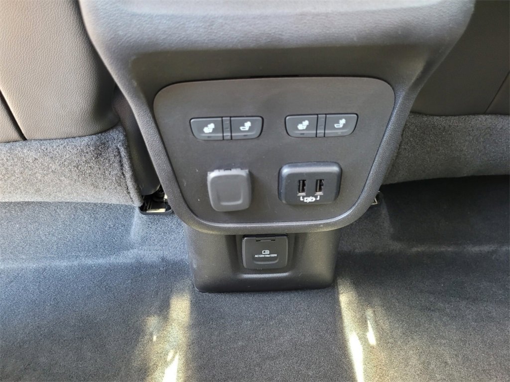 Used 2018 Chevrolet Equinox Premier image 17