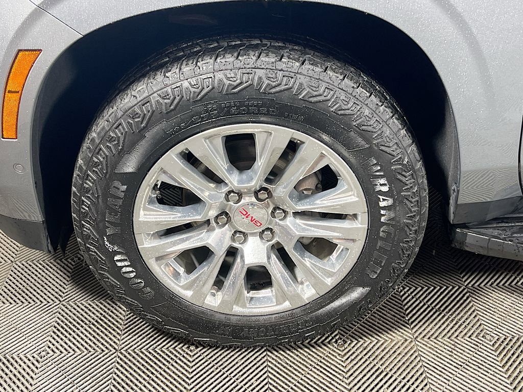Used 2025 GMC Yukon XL Denali image 27
