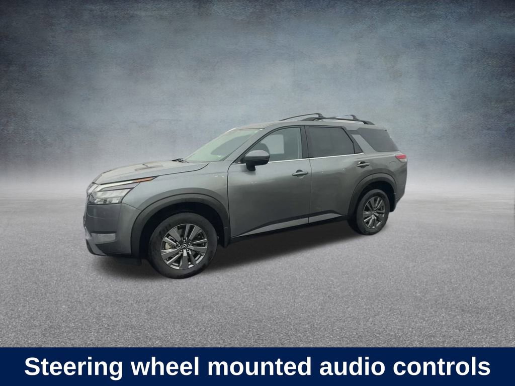 Used 2024 Nissan Pathfinder SV image 11