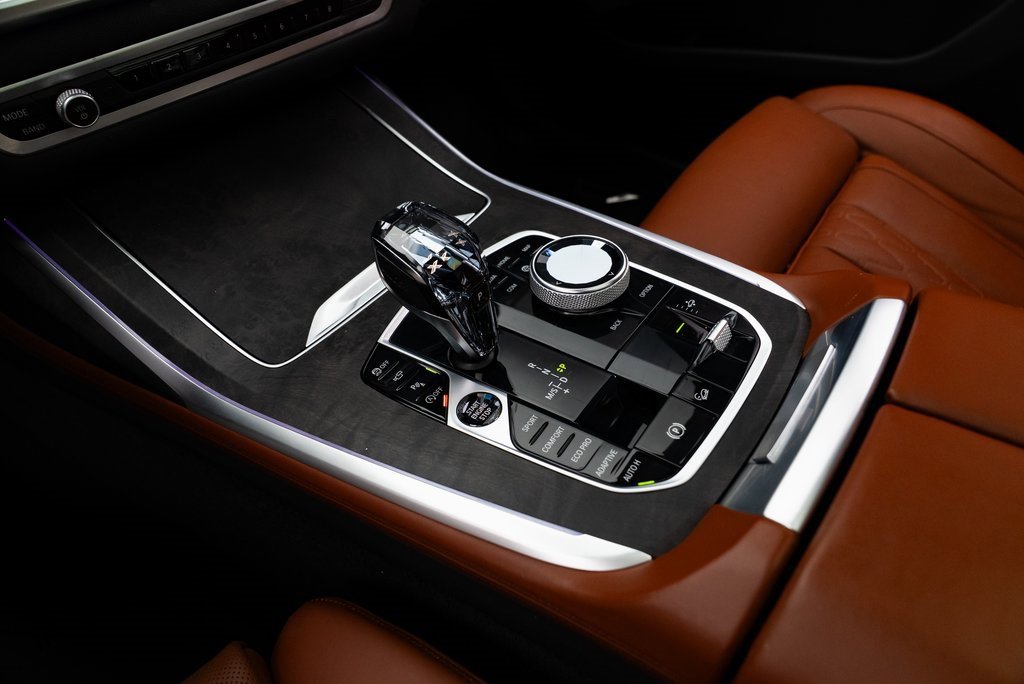 Used 2022 BMW X7 M50i image 18