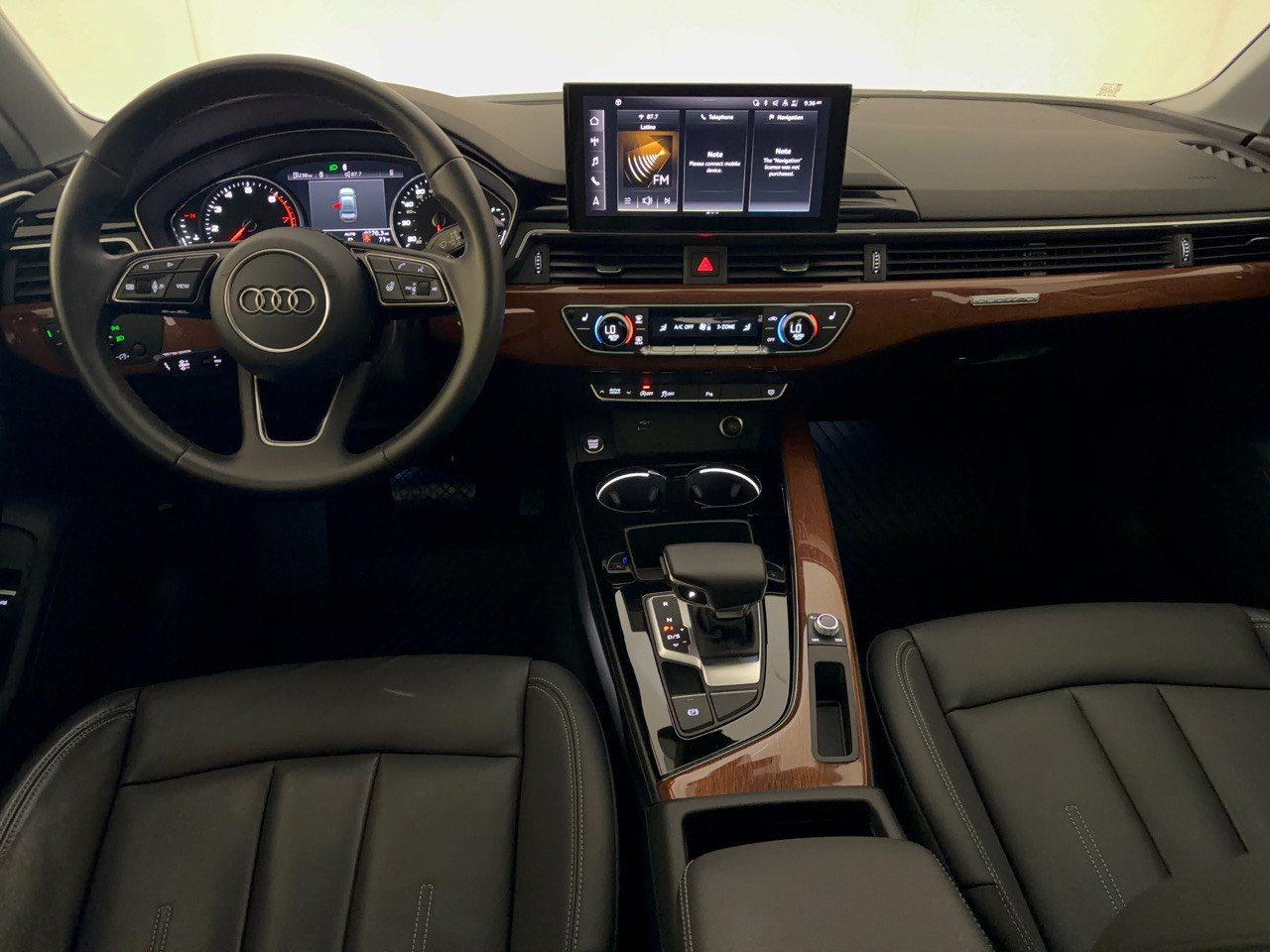 Used 2023 Audi A4 2.0T Premium w/ Convenience Package AWD/4WD image 17