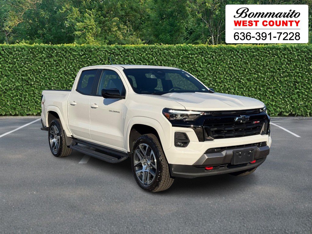 Used 2024 Chevrolet Colorado Z71 w/ Z71 Convenience Package 2