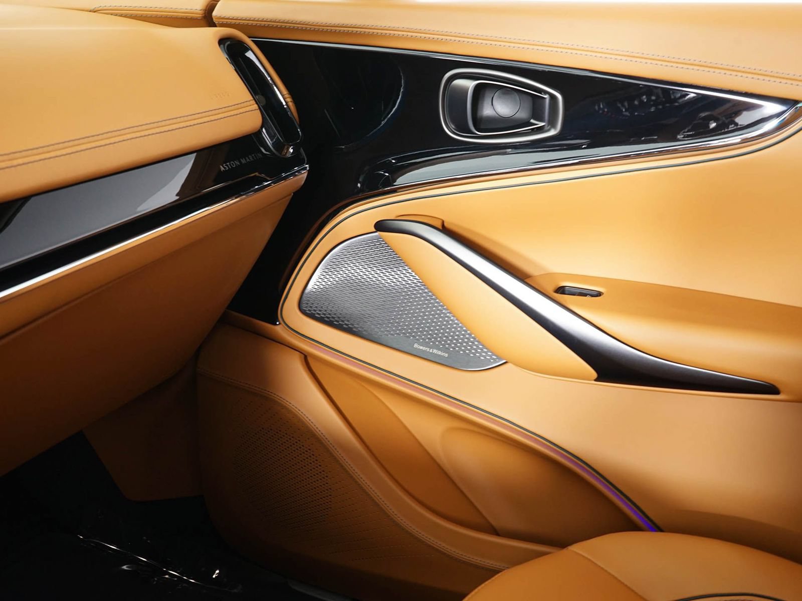 New 2026 Aston Martin DBX 707 AWD/4WD image 23