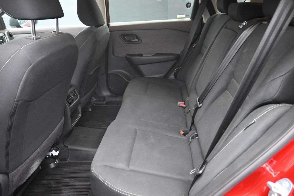 Used 2023 Nissan Rogue S AWD/4WD image 19