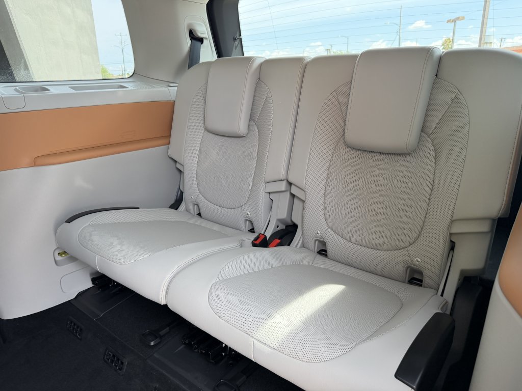 Used 2025 Volkswagen ID. Buzz 1st Edition RWD image 36