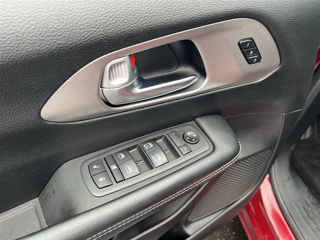 Used 2020 Chrysler Pacifica Touring-L image 19
