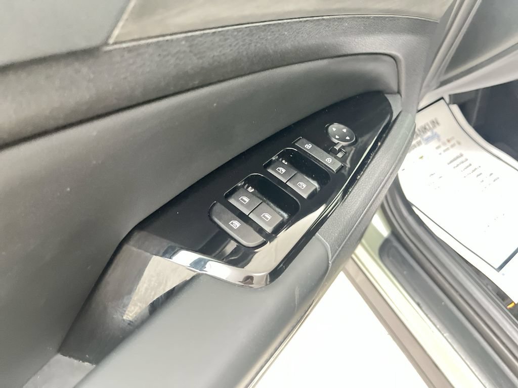 Used 2025 Kia Sportage X-Line w/ Premium Package AWD/4WD image 13