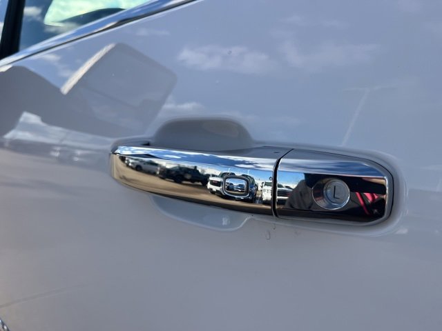 Used 2024 GMC Sierra 3500 Denali image 60