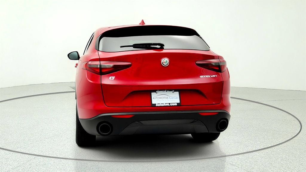 Used 2023 Alfa Romeo Stelvio Sprint AWD/4WD image 6