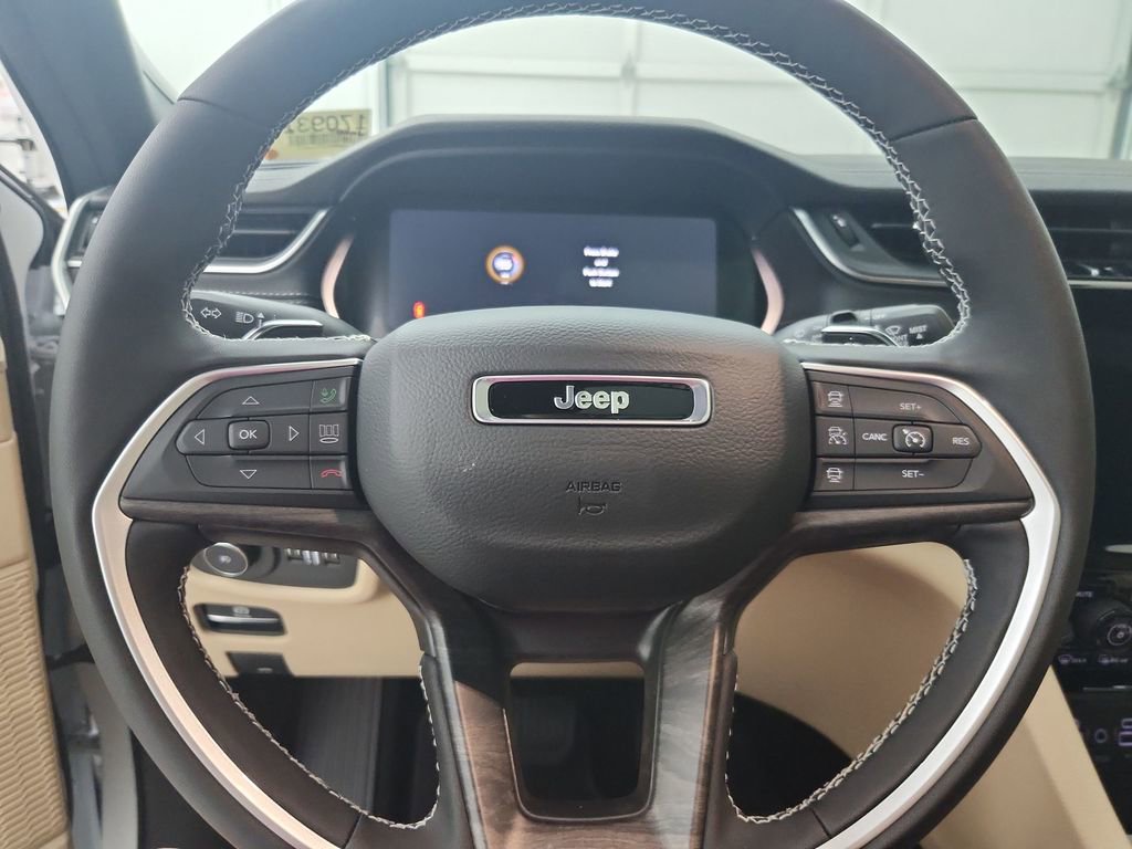 New 2025 Jeep Grand Cherokee L Limited w/ Luxury Tech Group II image 22