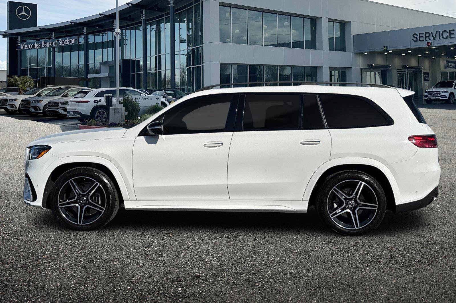 New 2026 Mercedes-Benz GLS 450 4MATIC image 7