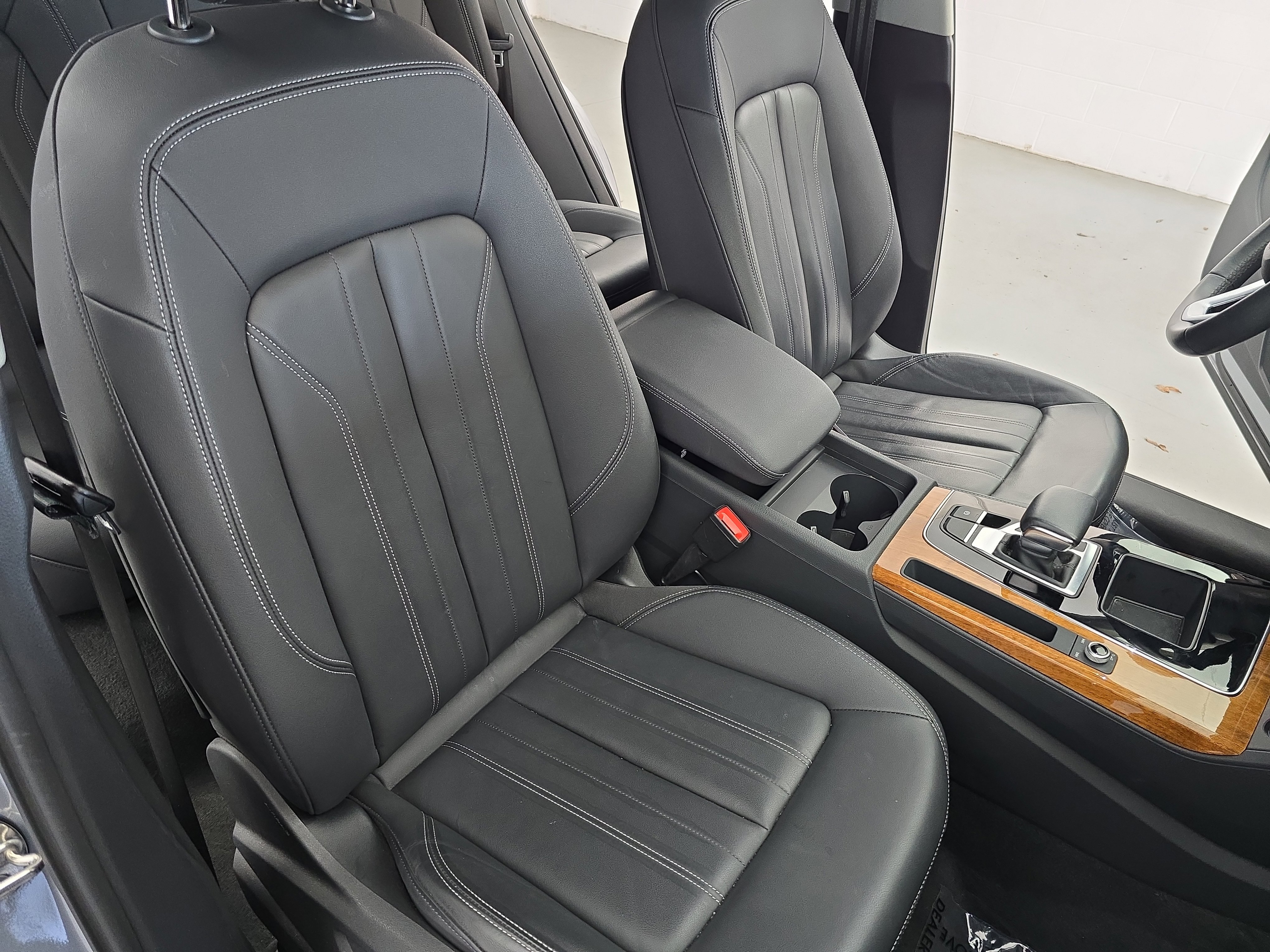 Used 2023 Audi Q5 2.0T Premium w/ Convenience Package image 10