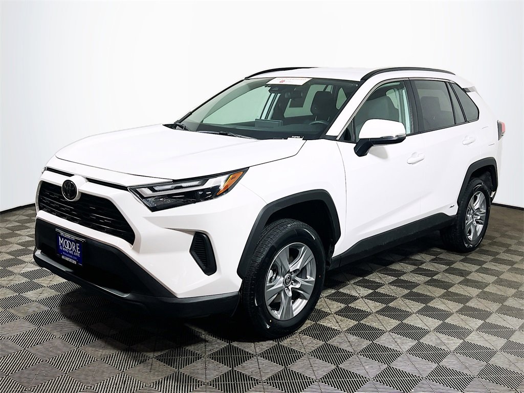 Certified 2025 Toyota RAV4 XLE image 4