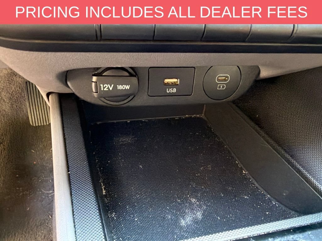 Used 2024 Hyundai Elantra SEL FWD image 13