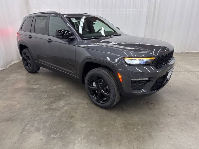 New 2025 Jeep Grand Cherokee Limited w/ Black Appearance Package