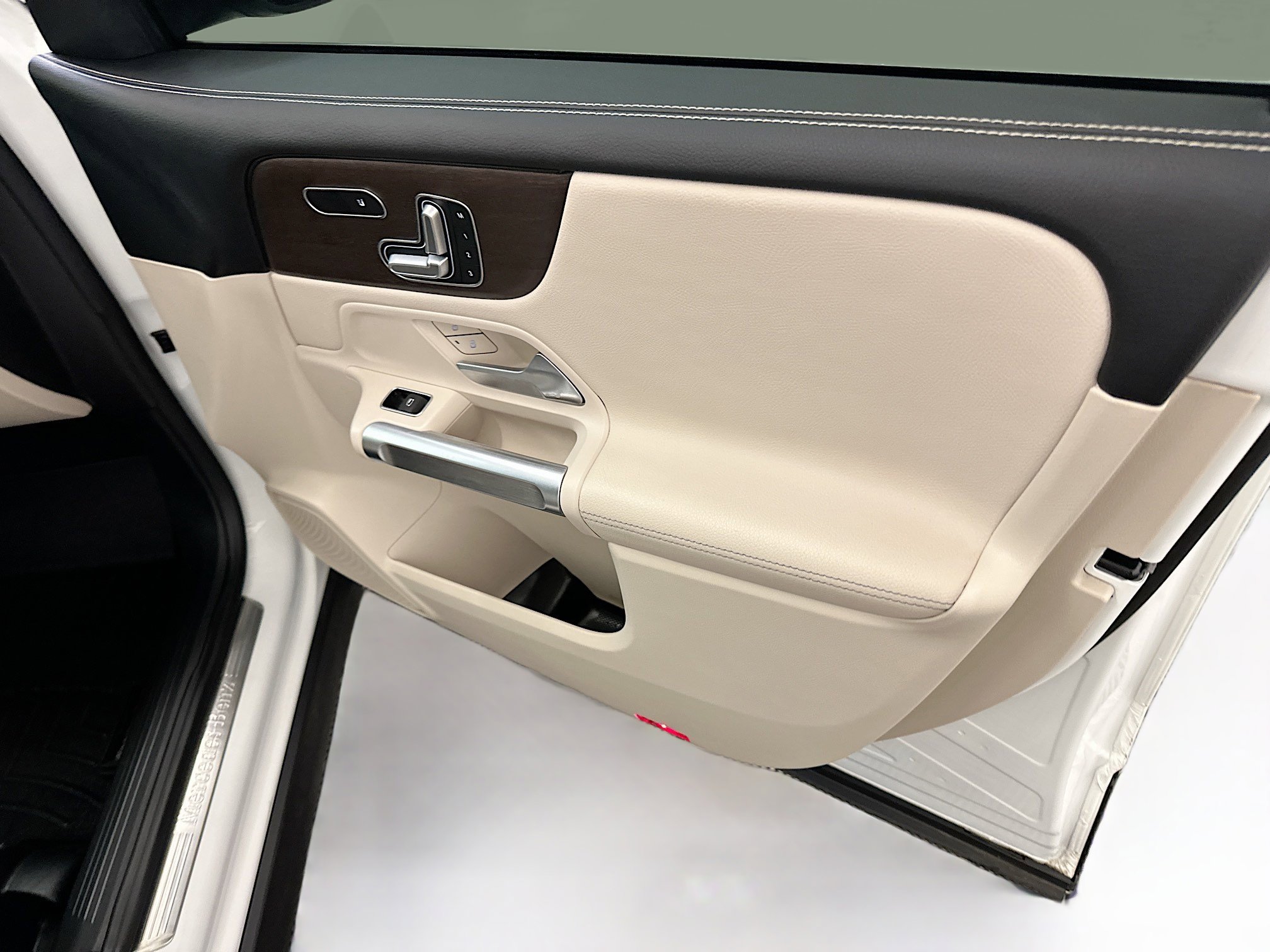 Used 2021 Mercedes-Benz GLB 250 GLB 250 image 33