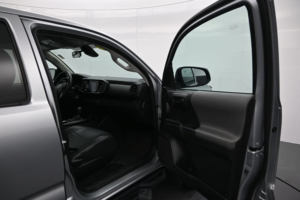 Used 2022 Toyota Tacoma SR AWD/4WD image 16