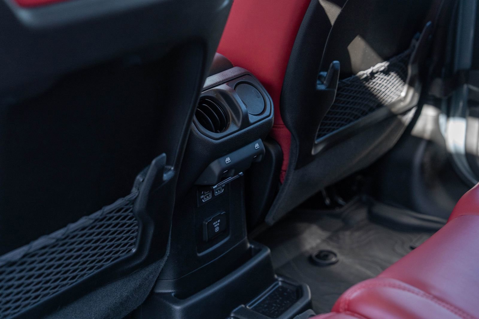 Used 2024 Jeep Wrangler Rubicon 392 image 29