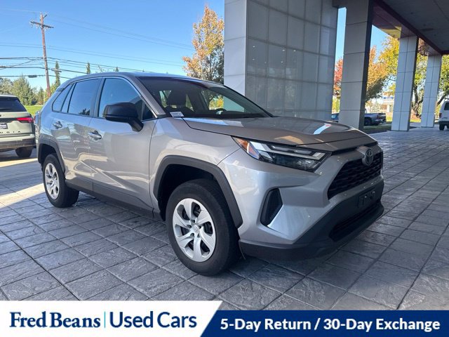 Used 2024 Toyota RAV4 LE AWD/4WD image 2
