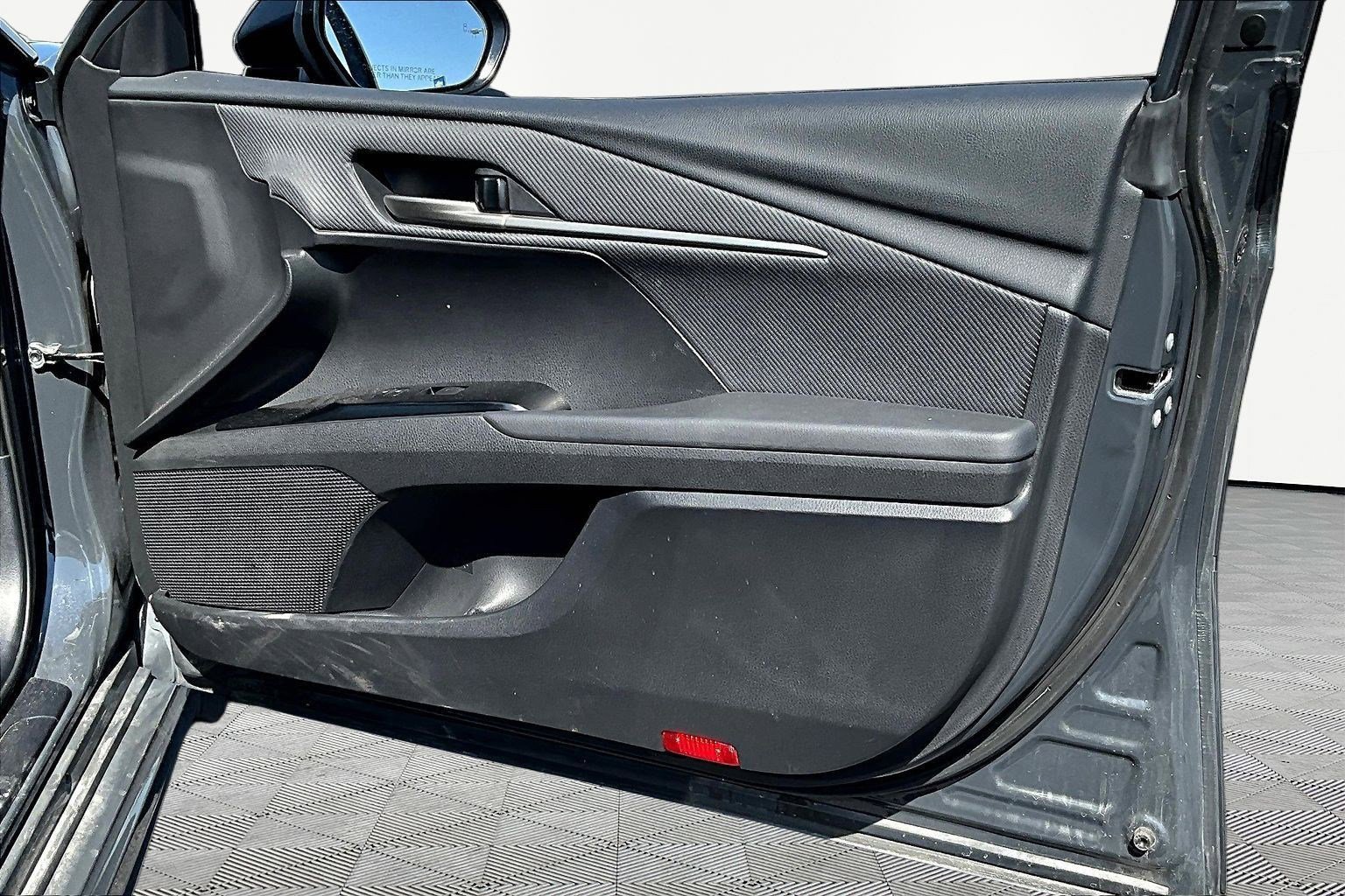 Used 2025 Toyota Camry SE w/ Convenience Package AWD/4WD image 27