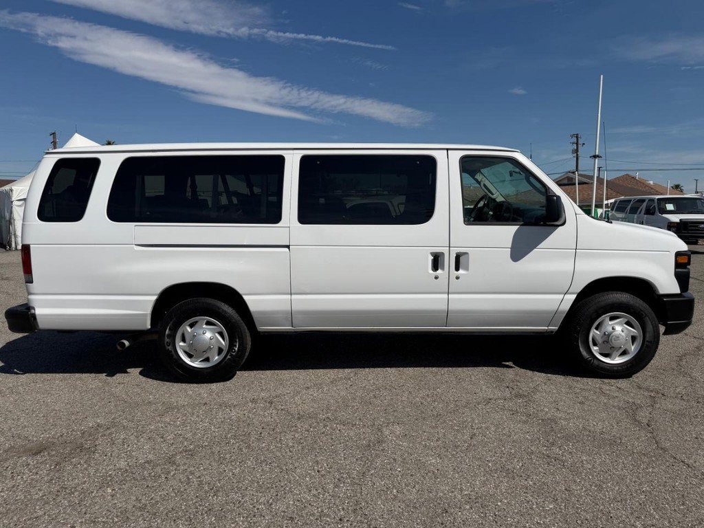 Used 2008 Ford E-350 and Econoline 350 Extended Wagon Super Duty RWD image 4