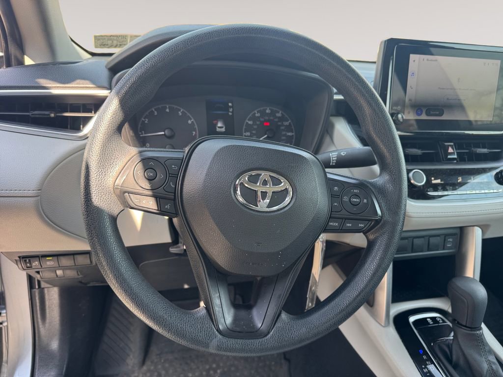 Used 2023 Toyota Corolla Cross L image 12