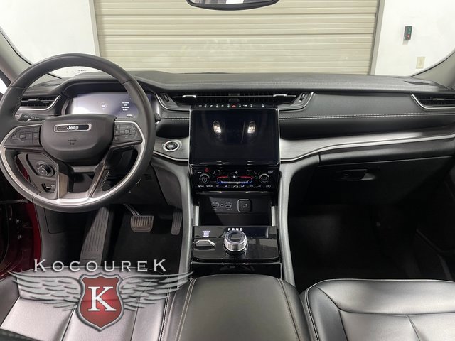Used 2023 Jeep Grand Cherokee Limited image 13