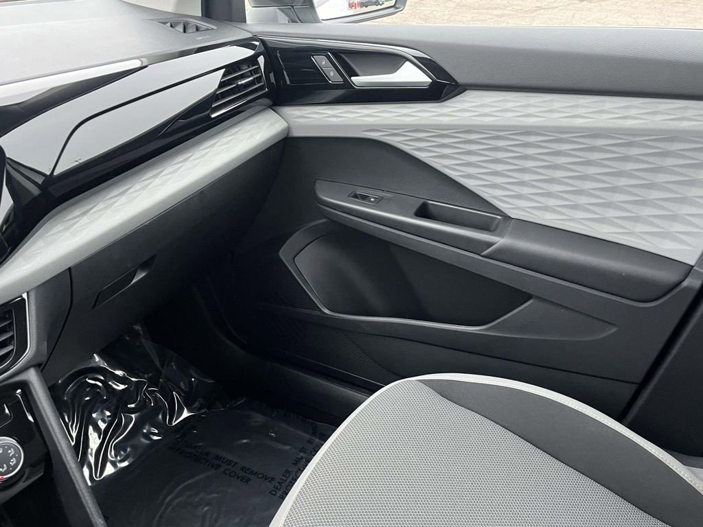 Certified 2023 Volkswagen Taos S image 32